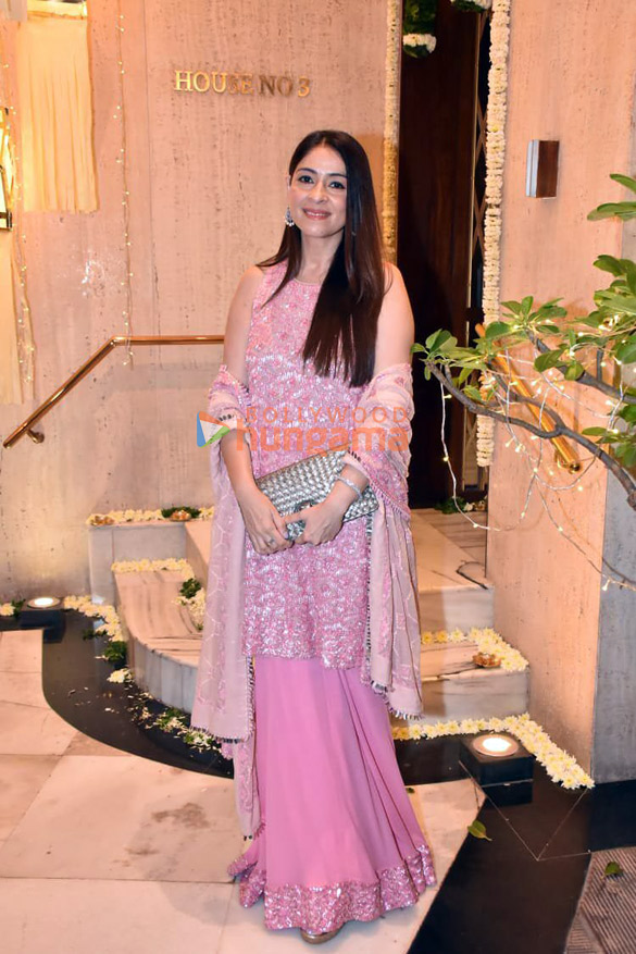 photos celebs grace pre diwali party at manish malhotras residence2 25
