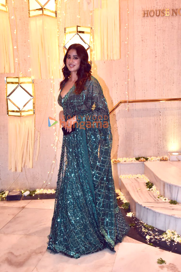 photos celebs grace pre diwali party at manish malhotras residence2 27