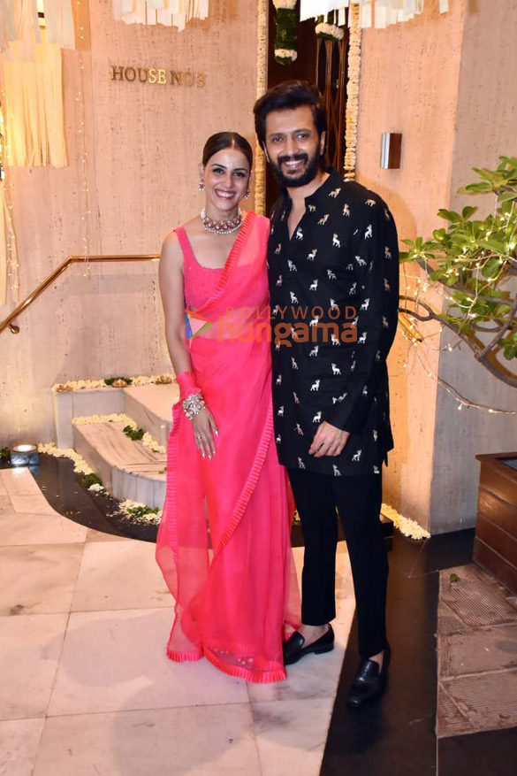 photos celebs grace pre diwali party at manish malhotras residence2 5