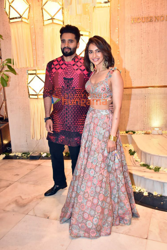 photos celebs grace pre diwali party at manish malhotras residence2 7