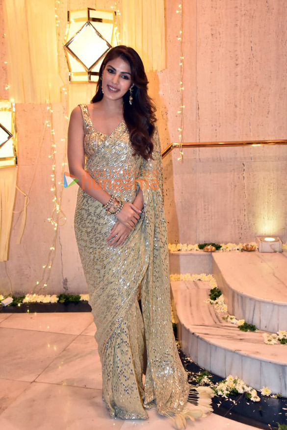 photos celebs grace pre diwali party at manish malhotras residence2 9
