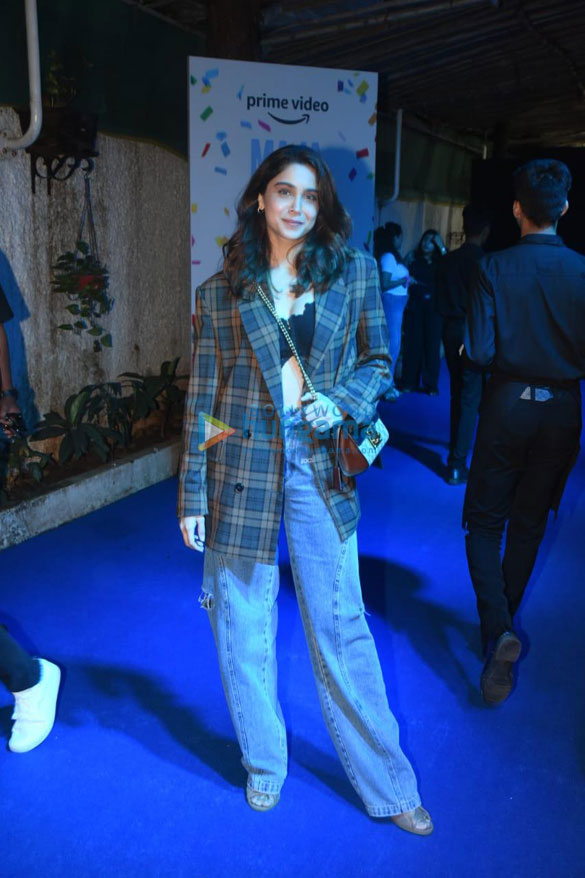 photos celebs grace the screening of madhuri dixits film maja ma 123 2