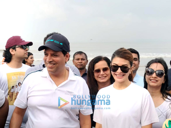 Photos Jacqueline Fernandez, Rajniesh Duggal, Vindhu Dara Singh and others snapped at beach cleaning drive in Versova (1)