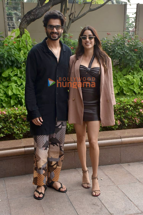 Photos: Janhvi Kapoor and Sunny Kaushal snapped in Bandra Photos: Janhvi Kapoor and Sunny Kaushal snapped in Bandra