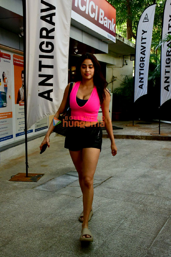 Photos: Janhvi Kapoor snapped outside the gym