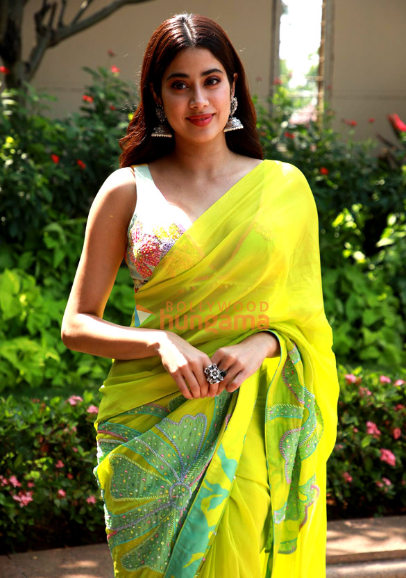 photos janhvi kapoor snapped promoting her film mili at taj lands end 1