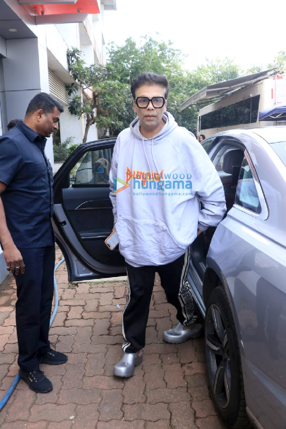 photos karan johar and neetu kapoor and others snapped on the sets of jhalak dikhhla jaa season 10 1