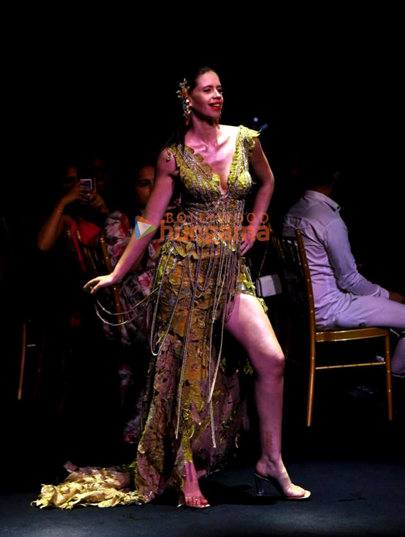 photos malaika arora rhea chakraborty and chitrangda singh and others turn showstoppers on day 3 of the lakme fashion week 2022 2