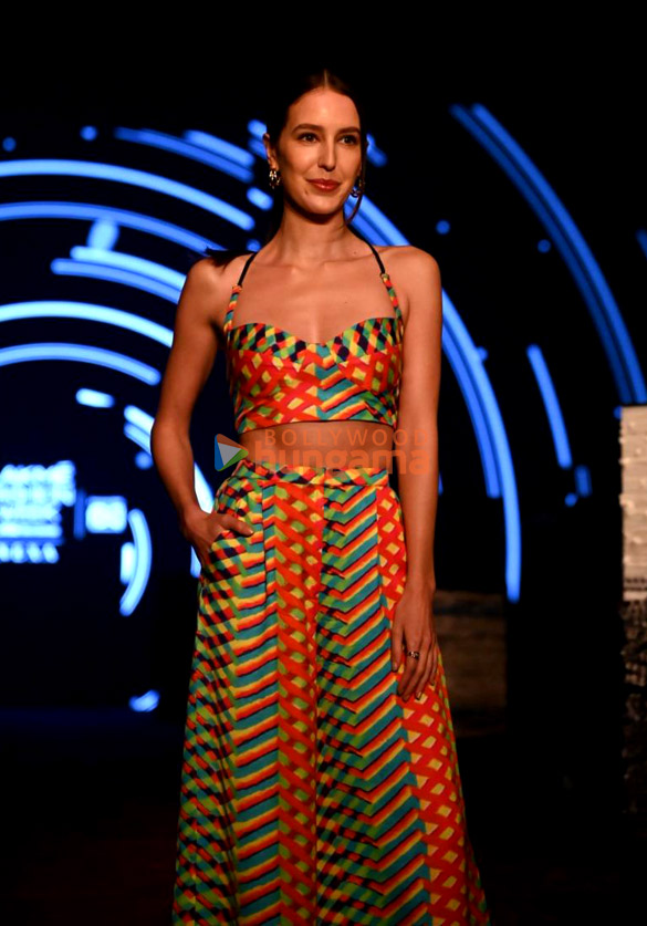 photos malaika arora rhea chakraborty and chitrangda singh and others turn showstoppers on day 3 of the lakme fashion week 2022 4 2