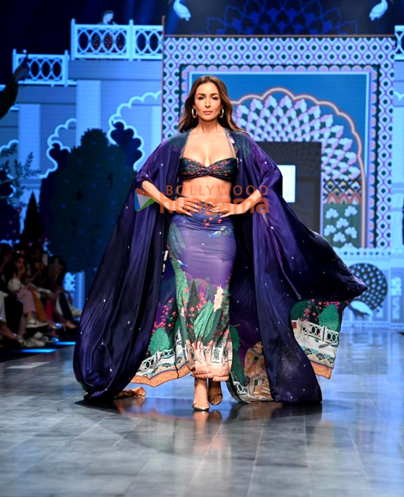 Photos: Malaika Arora, Rhea Chakraborty and Chitrangda Singh and others turn showstoppers on Day 3 of the Lakme Fashion Week 2022 Photos: Malaika Arora, Rhea Chakraborty and Chitrangda Singh and others turn showstoppers on Day 3 of the Lakme Fashion Week 2022