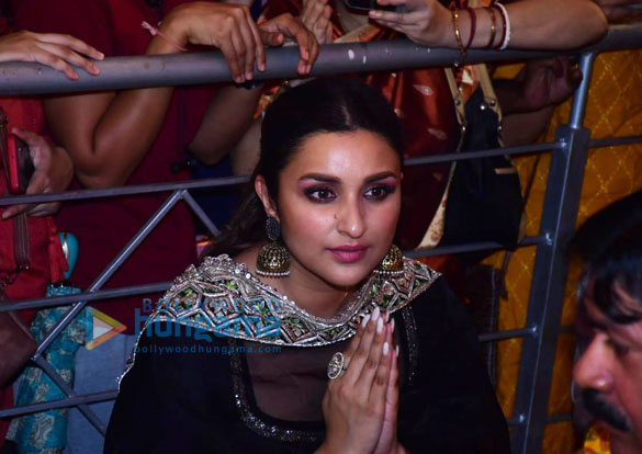 photos parineeti chopra snapped at a durga pandal 2