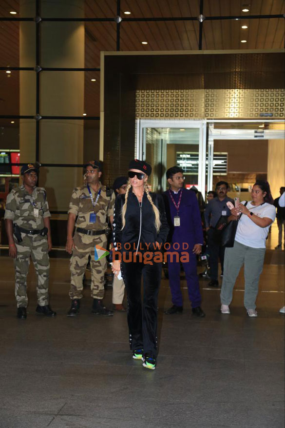 photos paris hilton and manushi chhillar snapped at the airport 3