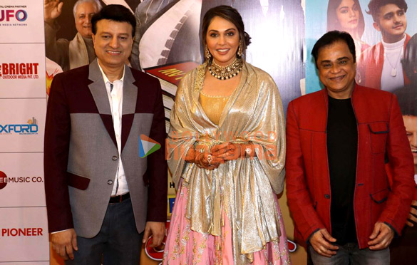 photos poonam dhillon ravi kishan anees bazmee and others attend the premiere of love you loktantra 3