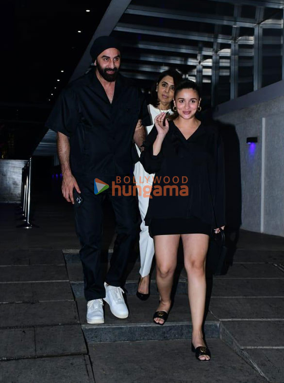 Photos: Ranbir Kapoor, Alia Bhatt and Neetu Singh snapped in Bandra