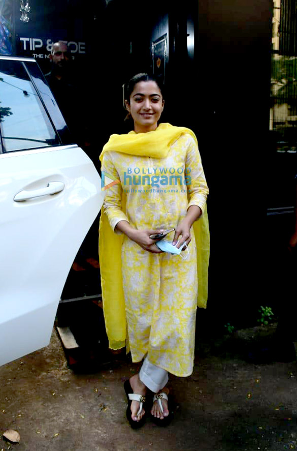 photos rashmika mandanna snapped outside a nail spa in juhu 3