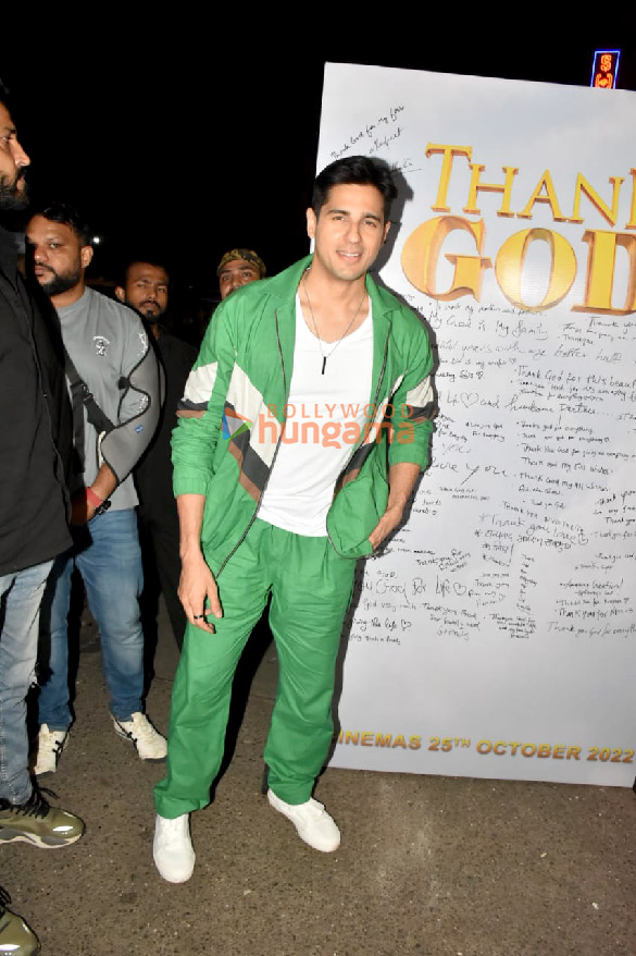 photos sidharth malhotra snapped during thank god promotions 3