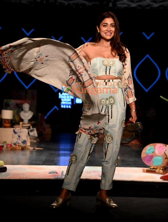 photos tara sutaria genelia dsouza aditi rao hydari and others turn showstoppers on day 4 of the lakme fashion week 2022 1