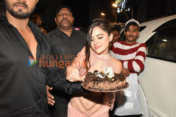 photos uorfi javed snapped cutting her birthday cake 2