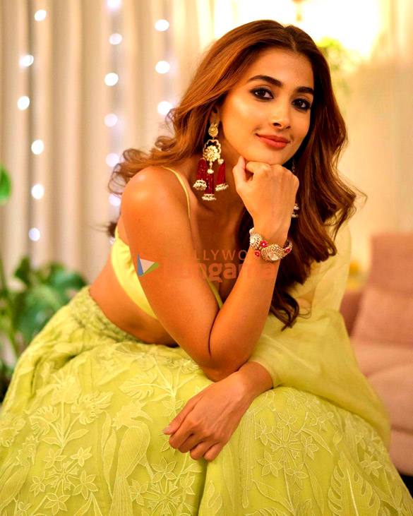 pooja hegde 4 37
