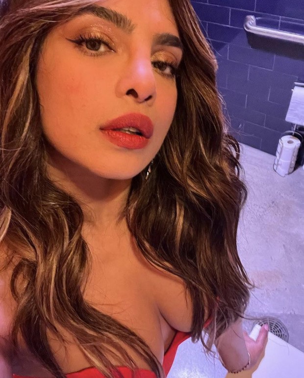 Priyanka Chopra sets the temperature soaring in a risque red gown at a wedding she attended with husband Nick Jonas Priyanka Chopra sets the temperature soaring in a risque red gown at a wedding she attended with husband Nick Jonas