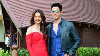 Rakul Preet Singh looks smoking hot in red outfit as she promotes ‘Thank God’ with Sidharth Malhotra