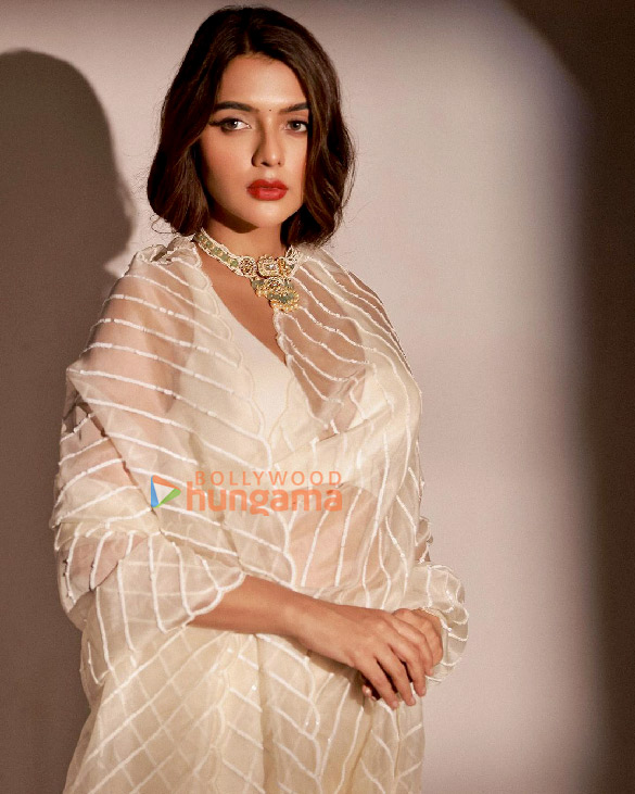 ruhi singh 2 79