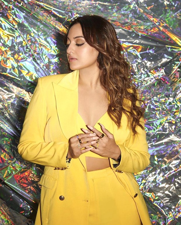 Sonakshi Sinha’s yellow pantsuit for Double XL promotions is surely one which we can opt for our next work party 