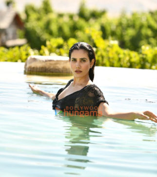 Celeb Photos Of Sonnalli Seygall