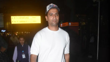 Vicky Kaushal rocks the clean shaven look in simple white tshirt
