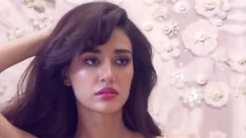 Disha Patani flaunts her perfect curves in golden outfit