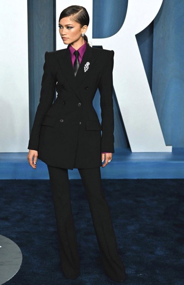 Fall Looks 2022: From suits to sweater vests, Zendaya to Gigi Hadid, here’s a guide to refresh your fall looks with the trendiest inspiration Fall Looks 2022: From suits to sweater vests, Zendaya to Gigi Hadid, here’s a guide to refresh your fall looks with the trendiest inspiration