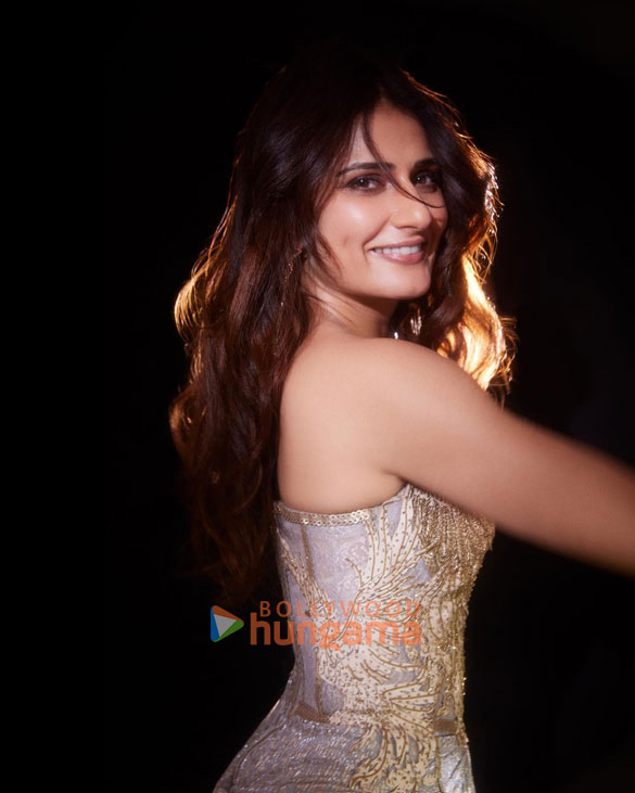 fatima sana shaikh 33