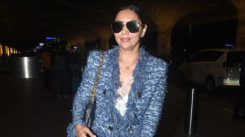 Gauri Khan poses for paps at the airport
