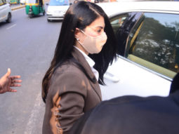 Jacqueline Fernandez gets clicked by paps outside court