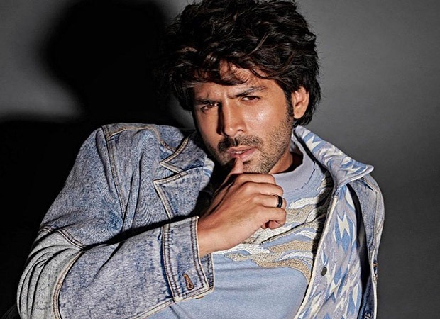 Satyaprem Ki Katha: Kartik Aaryan takes the film's team on a ride in his Lamborghini Urus 