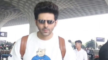 Kartik Aaryan reaches airport on his Mini Cooper