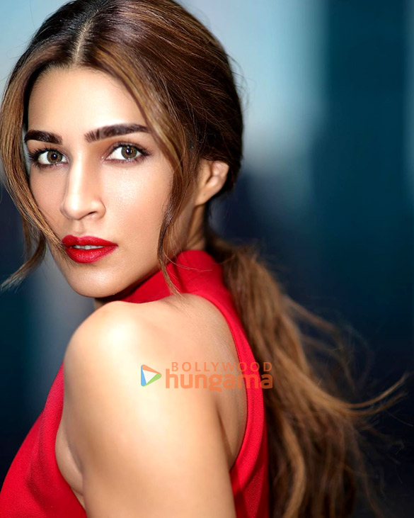 kriti sanon 2 135