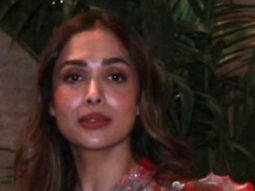 Malaika Arora looks beautiful while posing for paps