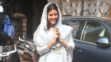 Nimrat Kaur distributes prasad for paps outside Gurudwara