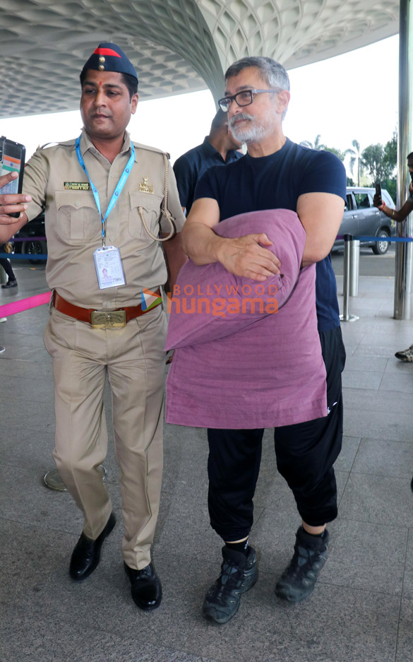 photos aamir khan kiran rao sonam kapoor ahuja and others snapped at the airport 5