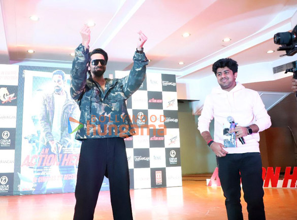 photos ayushmann khurrana snapped promoting an action hero at thakur college 1