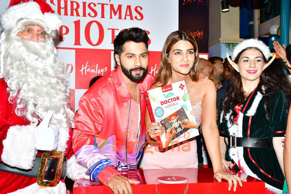Photos: Bhediya stars Varun Dhawan and Kriti Sanon attend a launch at Hamleys Photos: Bhediya stars Varun Dhawan and Kriti Sanon attend a launch at Hamleys