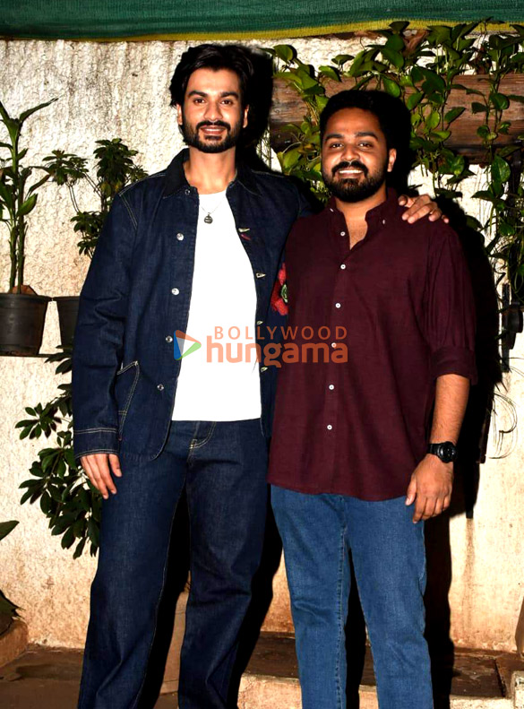 photos boney kapoor janhvi kapoor rekha and sunny kaushal snapped at the screening of mili 4