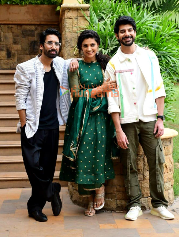 photos cast of faadu snapped during promotions 6