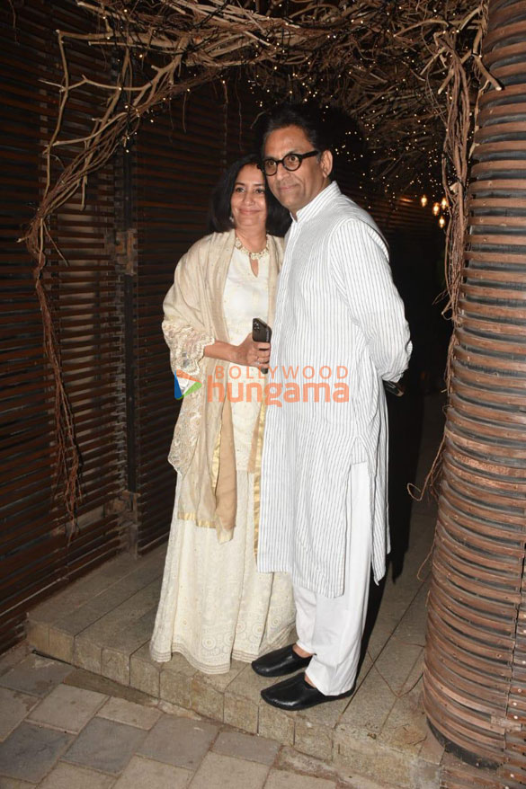 photos celebs snapped at kartik aaryans birthday bash 777 9