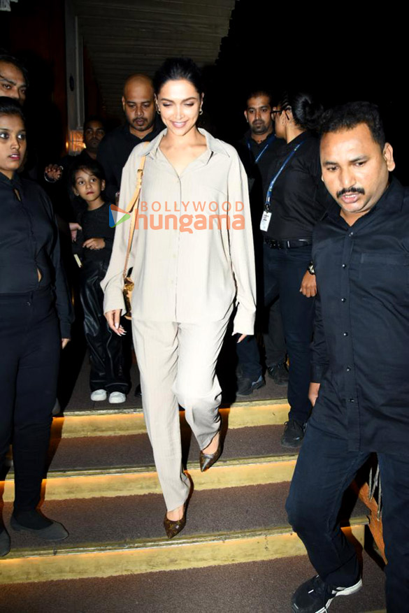 photos deepika padukone snapped at bastian in worli 4