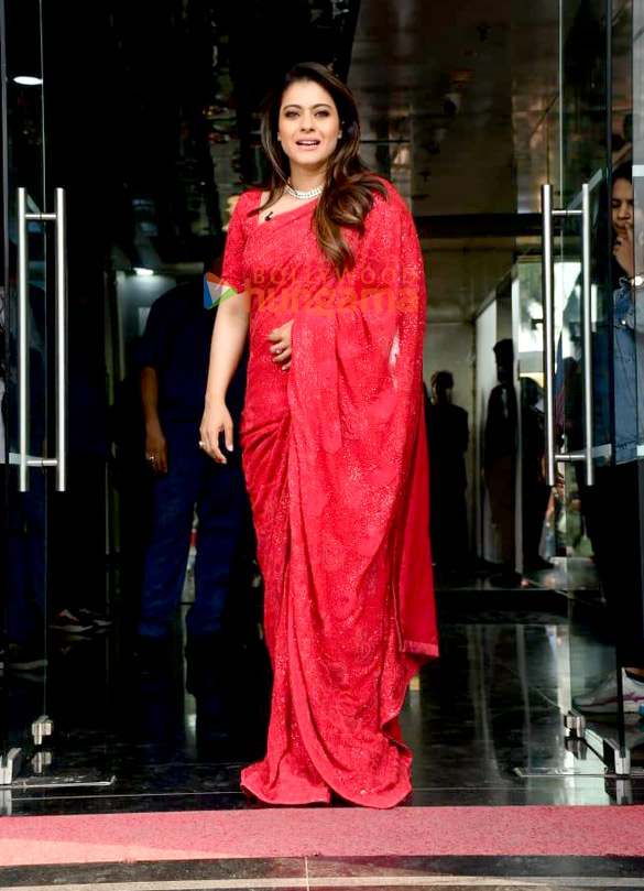 photos kajol nora fatehi madhuri dixit karan johar and others snapped on the sets of jhalak dikhala jaa 11