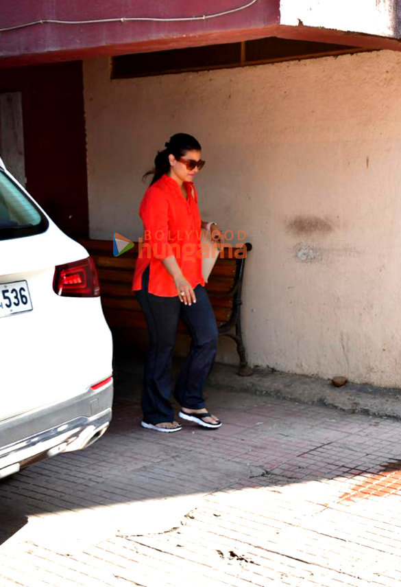 photos kajol snapped outside a pilates studio 2