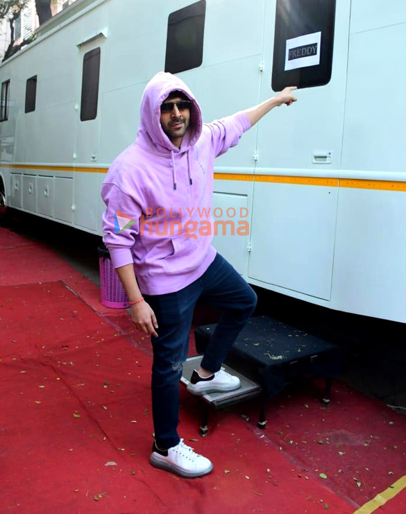 photos kartik aaryan snapped promoting freddy 1
