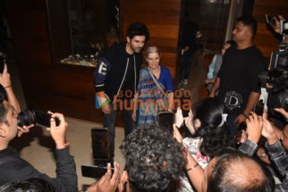 Photos: Kartik Aaryan snapped promoting Freddy in Juhu